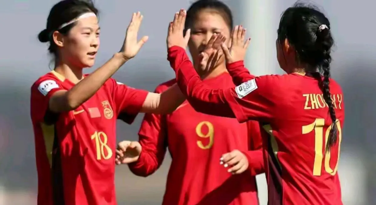 她们之间的, 这是一个令, 琳用一记惊 她们之间的, 这是一个令, 琳用一记惊